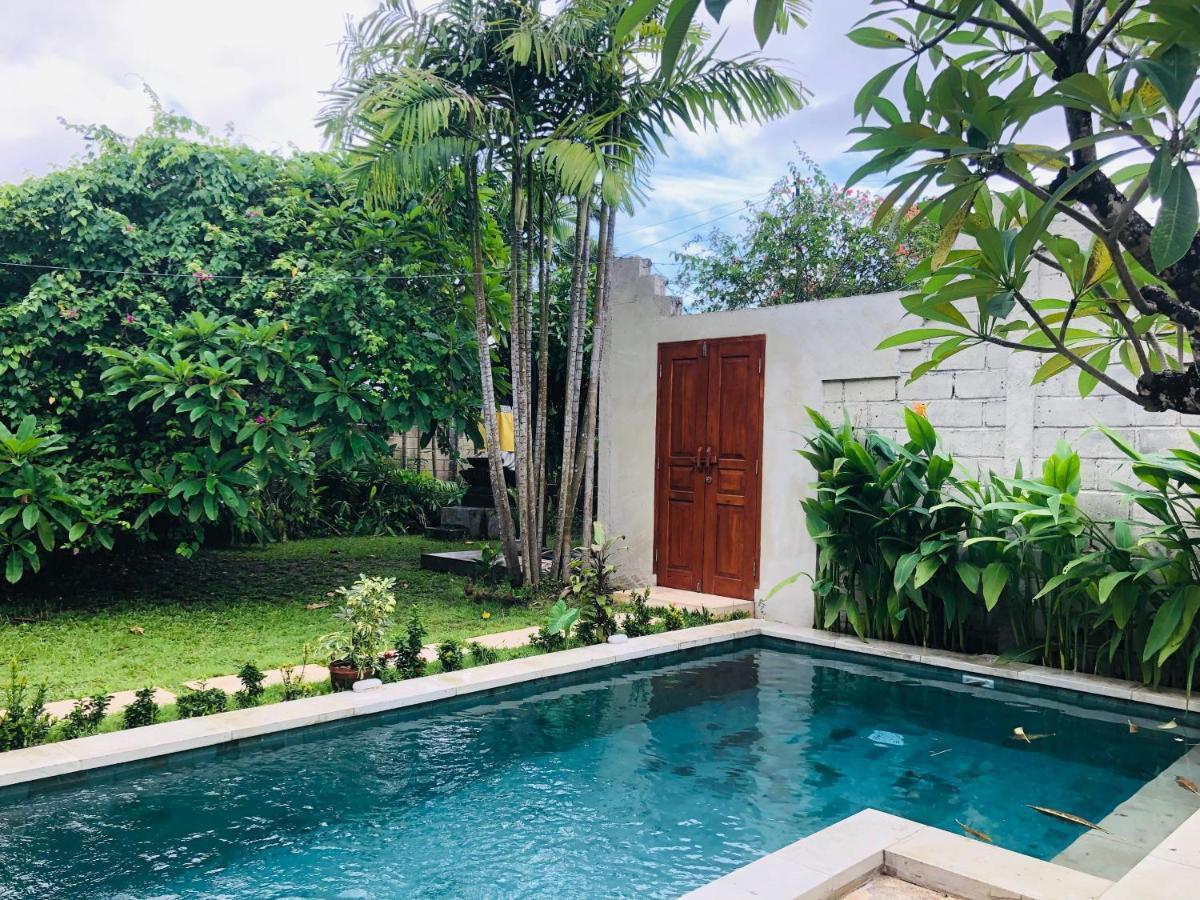Villa Abhista Seminyak Exterior photo