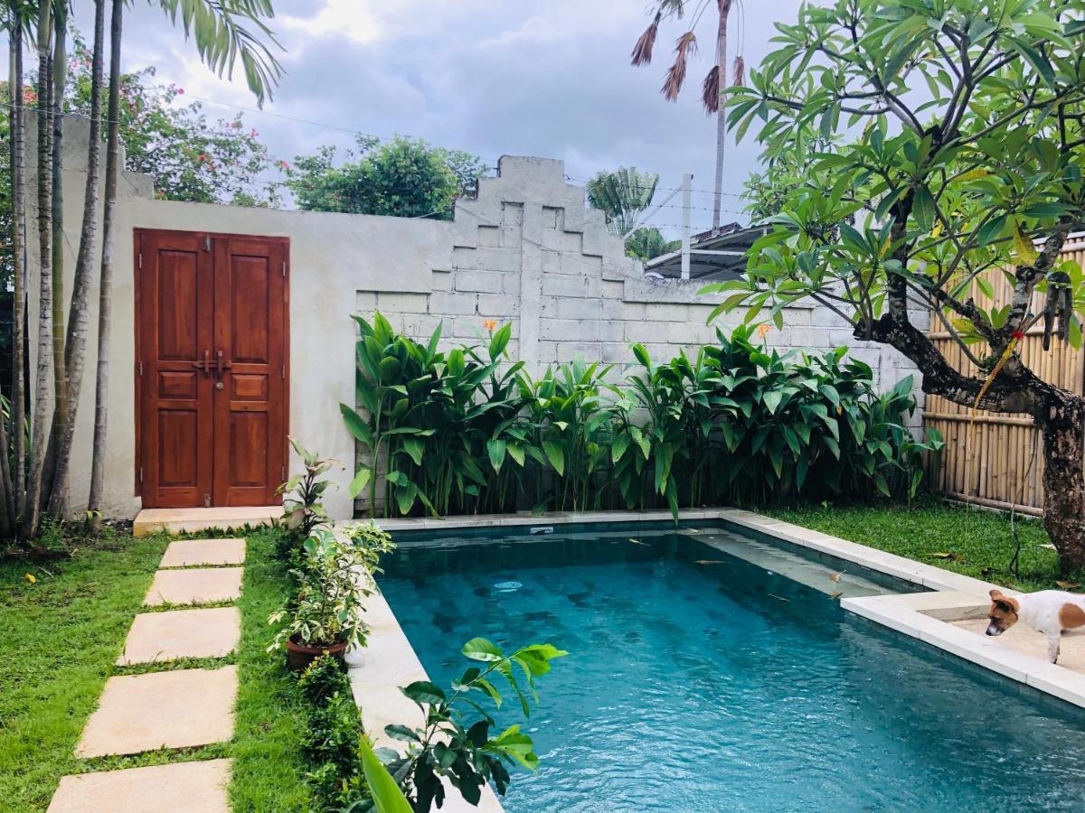 Villa Abhista Seminyak Exterior photo