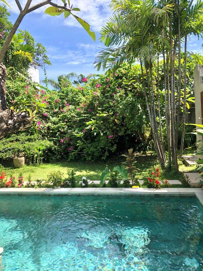 Villa Abhista Seminyak Exterior photo